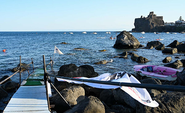 Inaugurata ieri sul lungomare di Acicastello la passerella per diversamente abili di Jala Asd Inaugurata ieri sul lungomare di Acicastello la passerella per diversamente abili di Jala Asd