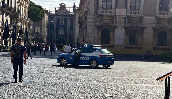 Il Questore emette Daspo urbano nei confronti di un parcheggiatore abusivo ripetutamente sanzionato dalla Polizia di Stato