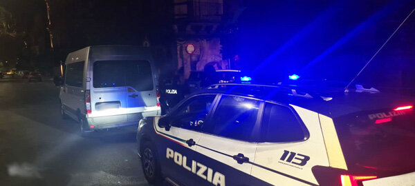 Perseguitava la moglie violando il divieto di avvicinamento, pregiudicato cinquantatreenne arrestato dalla Polizia Perseguitava la moglie violando il divieto di avvicinamento, pregiudicato cinquantatreenne arrestato dalla Polizia