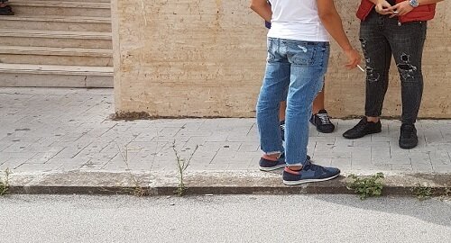 Continuano i controlli nelle scuole da parte del personale del Commissariato Borgo-Ognina, scoperti 13 ragazzi che fumavano dentro l'edificio scolastico