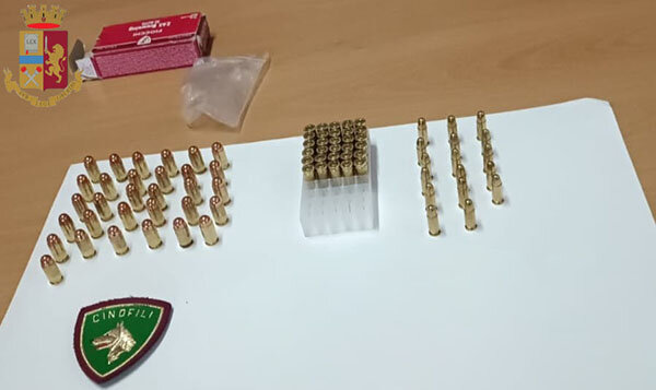 La Polizia sequestra a Librino deposito clandestino di munizioni