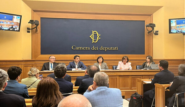 Fecondazione, appello del Pd in conferenza stampa alla Camera dei deputati per la riforma della legge 40 che recepisce la proposta della Societ&agrave; Italiana della Riproduzione Umana