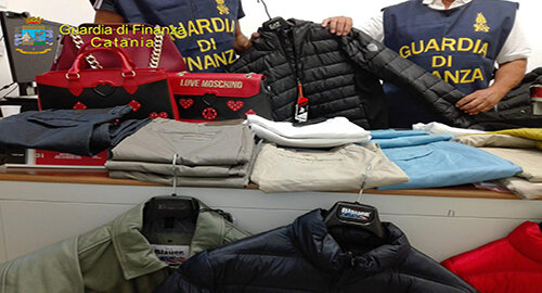 Sequestrati dalla Guardia di Finanza a Zafferana Etnea e Giarre 75 capi di abbigliamento contraffatti. Claudio Miceli: "Non sono io il 'Noto imprenditore' Sequestrati dalla Guardia di Finanza a Zafferana Etnea e Giarre 75 capi di abbigliamento contraffatti. Claudio Miceli: "Non sono io il 'Noto imprenditore'