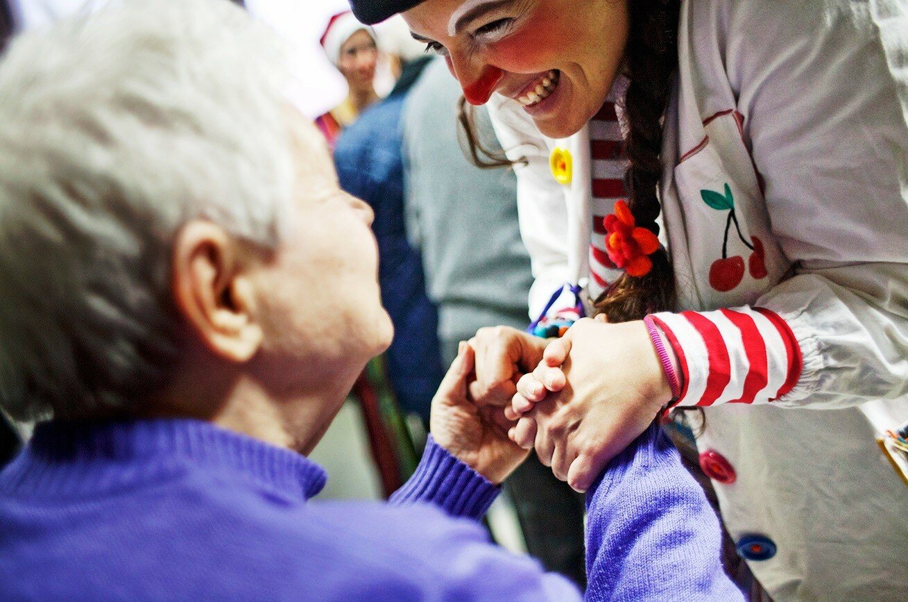 &ldquo;Progetto Saturnino&rdquo;, i clown dottori dell&rsquo;associazione &ldquo;Ci ridiamo Su&rdquo; per portare il sorriso ai malati dell&rsquo;ospedale &ldquo;Maria Patern&ograve; Arezzo&rdquo; di Ragusa