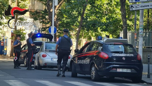 Controlli interforze sulla movida catanese Controlli interforze sulla movida catanese