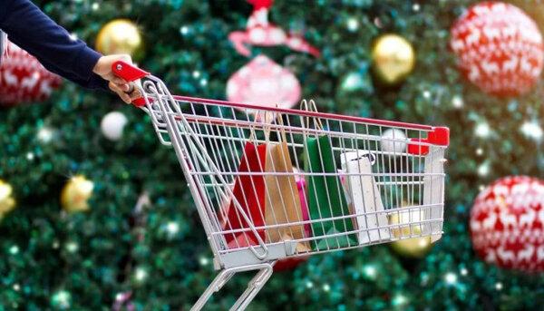Natale più caro per le famiglie, Codacons: l’inflazione torna a crescere e i prezzi al dettaglio volano, +427 euro annui per la famiglia tipo Natale più caro per le famiglie, Codacons: l’inflazione torna a crescere e i prezzi al dettaglio volano, +427 euro annui per la famiglia tipo