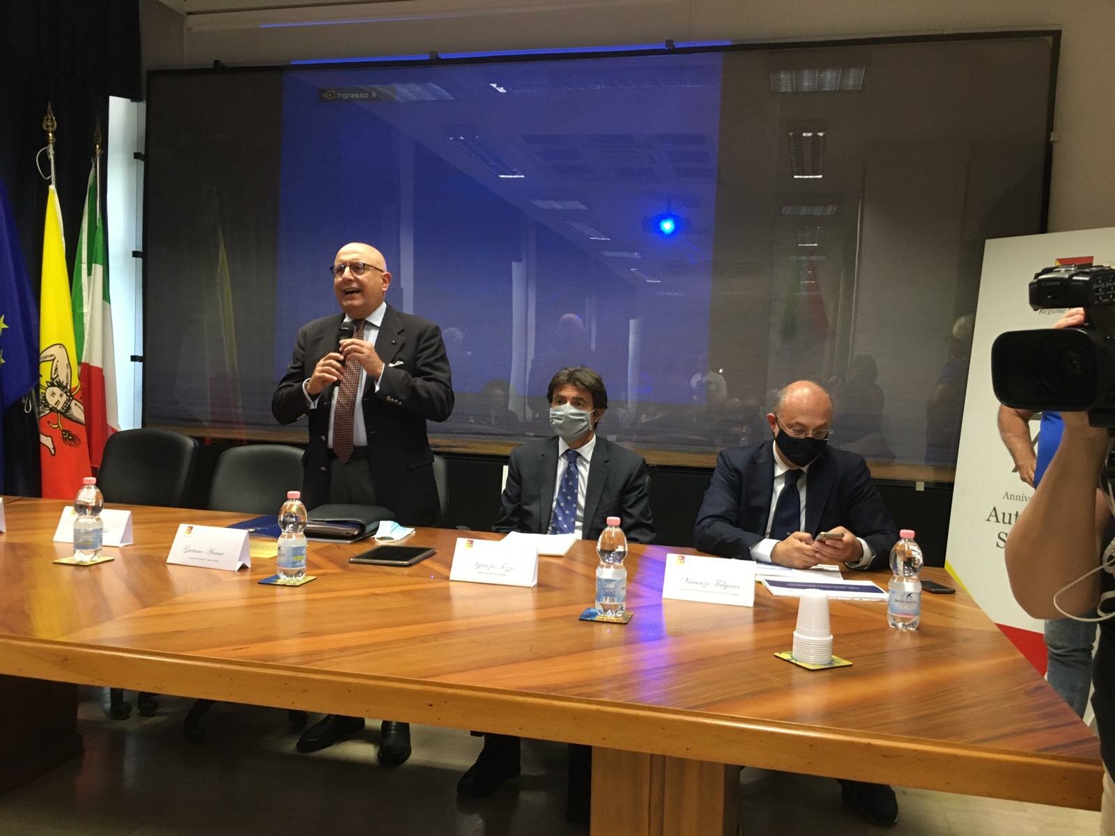 Economia, credito e digitale nella Sicilia post-pandemia Armao: “Abbiamo davanti tempi duri e difficili, occorre puntare su investimenti e digitale" Economia, credito e digitale nella Sicilia post-pandemia Armao: “Abbiamo davanti tempi duri e difficili, occorre puntare su investimenti e digitale"