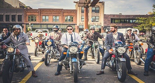 Protagonisti di stile a Catania, Triumph Motorcycles per il terzo anno sponsor del "Distinguished Gentleman's Ride" Protagonisti di stile a Catania, Triumph Motorcycles per il terzo anno sponsor del "Distinguished Gentleman's Ride"