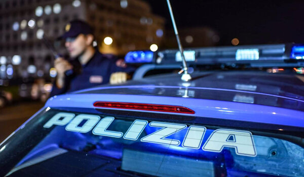 Parcheggiatore abusivo in piazza Turi Ferro inottemperante al D.AC.UR., indagato dalla Polizia di Stato