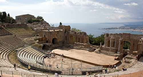 Mythos Opera Festival, a Taormina tre appuntamenti per gli amanti della lirica dal 28 al 31 agosto Mythos Opera Festival, a Taormina tre appuntamenti per gli amanti della lirica dal 28 al 31 agosto