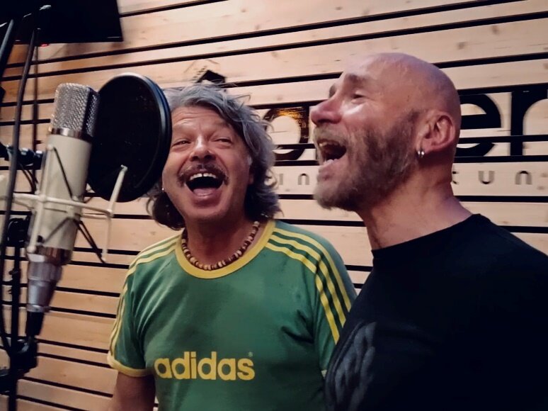 Il videoclip “Algoritmo” terzo singolo del siciliano Dario Sulis con Mario Venuti Il videoclip “Algoritmo” terzo singolo del siciliano Dario Sulis con Mario Venuti