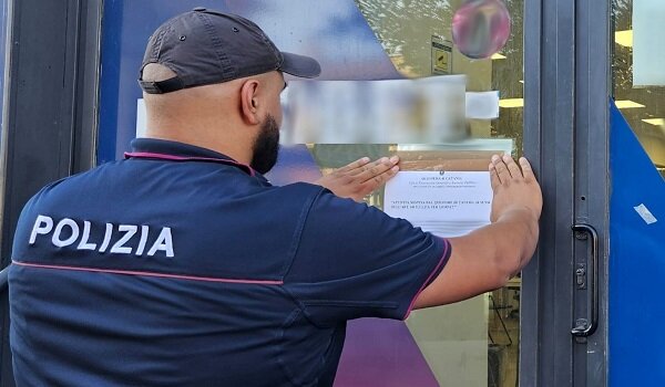 Sospese dalla Polizia di Stato le attivit&agrave; di tre centri scommesse in Centro, erano diventati un ritrovo di pregiudicati