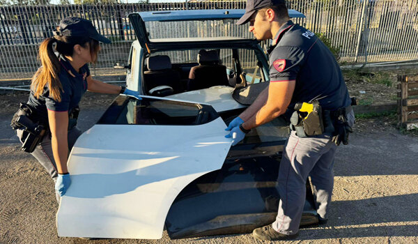 Arrestati dalla Polizia di Stato in via Acquicella due ladri di sportelli
