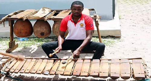 A "SpiaZzo" di Catania stasera festa africana con il mozambichese Ven&acirc;ncio Mbande Junior e il senegalese Jali Diabate