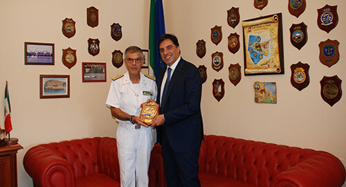 Visita del Sindaco Salvo Pogliese alla Capitaneria di Porto etnea