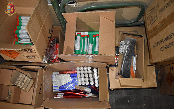 Detenevano ingente quantitativo di materiale esplodente in un garage di "San Cristoforo", due arresti della Polizia Amministrativa Detenevano ingente quantitativo di materiale esplodente in un garage di "San Cristoforo", due arresti della Polizia Amministrativa