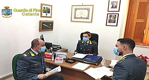 Denunciati a Caltagirone dalla Guardia di Finanza madre e figlio per circonvenzione di incapace ed auto riciclaggio, sottratto beni immobili e liquidità per oltre 627.000,00 €uro Denunciati a Caltagirone dalla Guardia di Finanza madre e figlio per circonvenzione di incapace ed auto riciclaggio, sottratto beni immobili e liquidità per oltre 627.000,00 €uro