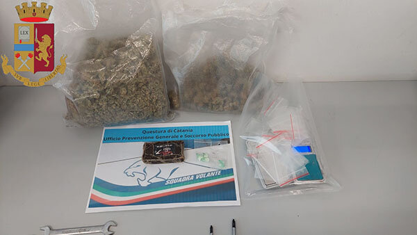 Rinvenuta dalla Polizia in immobile di via Reggio sostanza stupefacente