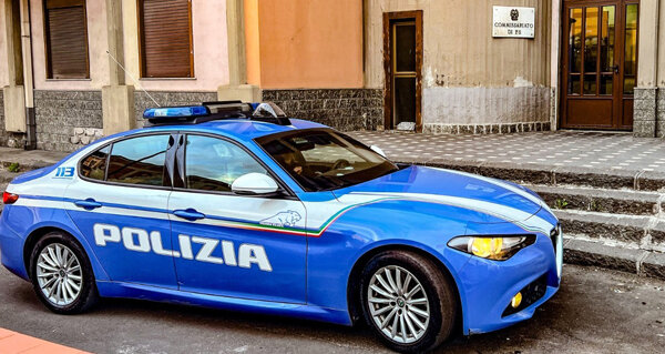 Cinquantaquattrenne adranita trovato pi&ugrave; volte alla guida senza patente, 3 mesi di detenzione domiciliare