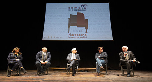 Presentata al "Verga" di Catania la stagione 2022/2023 dello "Stabile" targata Luca De Fusco: "Cambio di stagione, ricrescono le nostre radici"