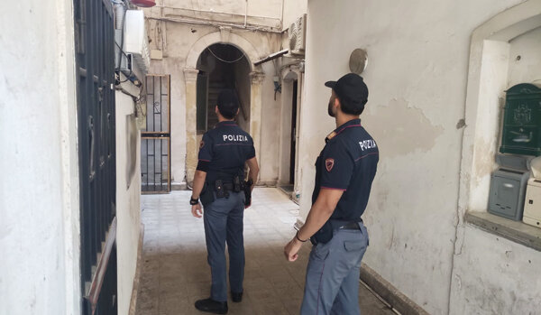Crea strutture ricettive abusive e non comunica i nominativi degli alloggiati, pregiudicato denunciato e sanzionato