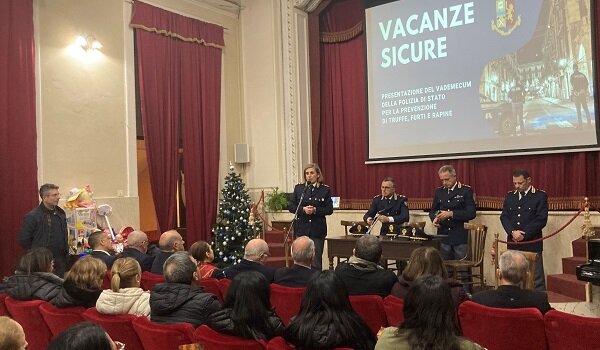&ldquo;Vacanze sicure&rdquo;, presentato nell&rsquo;Oratorio San Filippo Neri il vademecum della Polizia di Stato contro truffe, furti e rapine