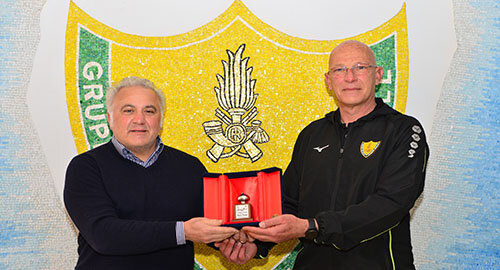 Consegnata nuovamente la "Castagna d&rsquo;Argento" a Patrizio Parcesepe, il premio era stato sottratto dai ladri nell&rsquo;abitazione dell&rsquo;allenatore
