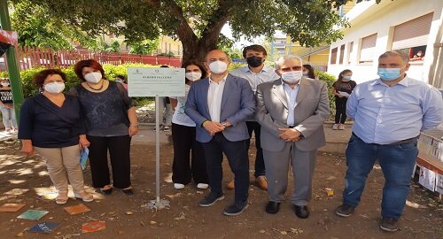 "Albero Falcone", inaugurata la targa alla scuola De Gasperi di Aci Sant'Antonio, sindaco Santo Caruso: "Importante segnale per continuare a coltivare la memoria" "Albero Falcone", inaugurata la targa alla scuola De Gasperi di Aci Sant'Antonio, sindaco Santo Caruso: "Importante segnale per continuare a coltivare la memoria"