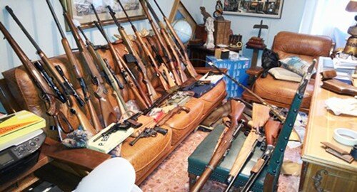 Rinvenuto dalla Polizia arsenale di armi, anche d'epoca, da sparo e munizioni nel quartiere Picanello