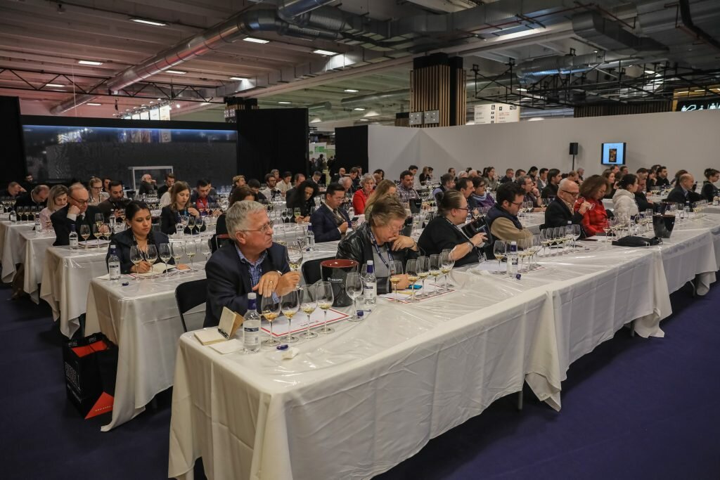 Vinexpo Asia, dalla Valpolicella alla Sicilia il vino italiano in scena a Singapore