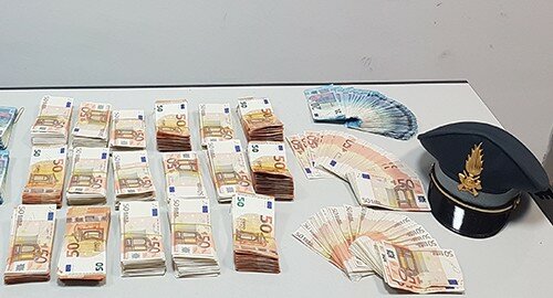 Illegali trasferimenti di valuta intercettati all&rsquo;Aeroporto di Catania dalla Guardia di Finanza e dall&rsquo;Agenzia delle Dogane