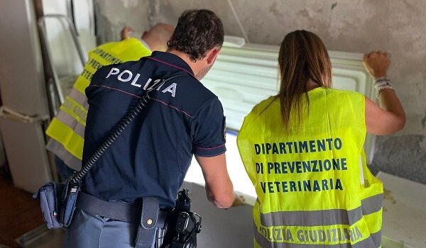Sospese dalla Polizia di Stato attivit&agrave; di un panificio e di un ristorante di Aci Trezza, riscontrate irregolarit&agrave; e applicate sanzioni per oltre 14.000 euro