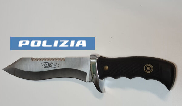 Nasconde un pugnale nel bagaglio, denunciata dalla Polizia di Stato