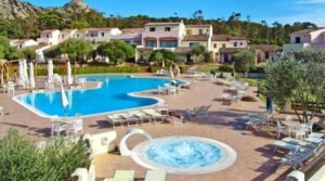 it-arzachena-favoloso-hotel-a-pochi-passi-da-baja-sardinia-591b3-300x167-81839678.jpg