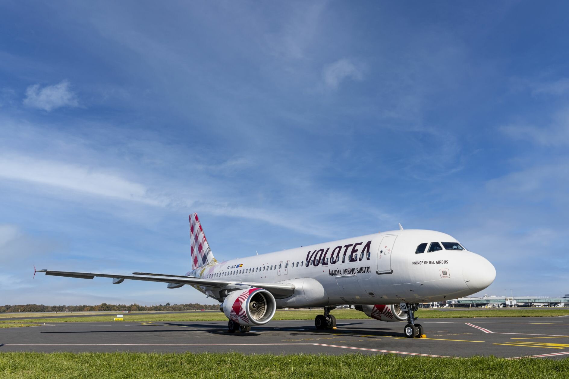 Volotea inaugura nuovi voli da Palermo verso Tolosa e Santorini