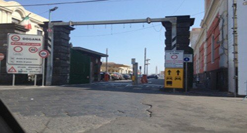 Controlli della Polizia al Porto di Catania