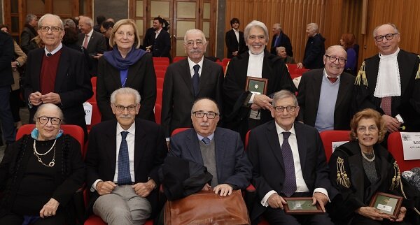 Ordine degli avvocati, consegnate le medaglie e le spille alla carriera