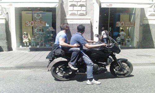 Due arresti dei "Falchi" per possesso di documento d&rsquo;identit&agrave; falso valido per l&rsquo;espatrio e per spaccio di cocaina e di marijuana