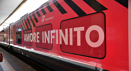 Trenitalia, il trofeo del Giro d&rsquo;Italia viaggia in treno