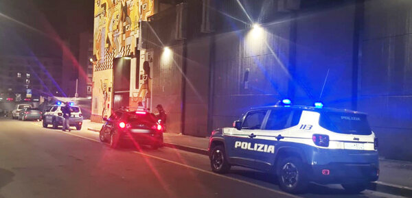 Controlli alle attivit&agrave; commerciali e sanzioni per gli automobilisti indisciplinati nel quartiere San Berillo per prevenire fenomeni di illegalit&agrave; diffusa