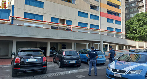 Attivit&agrave; di contrasto degli agenti del Commissariato Librino alle occupazioni abusive di alloggi popolari nell&rsquo;ex Palazzo di Cemento