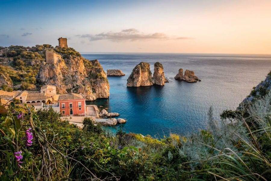 Sicilia e turismo marittimo: perch&eacute; il traghetto resta la via pi&ugrave; autentica per raggiungere l&rsquo;isola