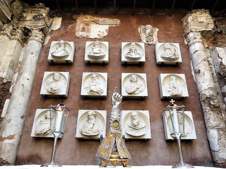 Onore a Sant'Euplio nel sito dell'antica chiesa distrutta dalle bombe Onore a Sant'Euplio nel sito dell'antica chiesa distrutta dalle bombe