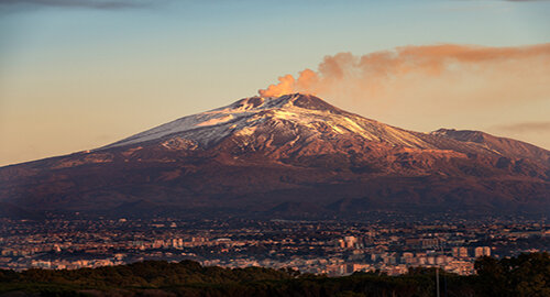 Eruzione Etna: AirHelp spiega i diritti dei passeggeri aerei per "circostanze straordinarie"