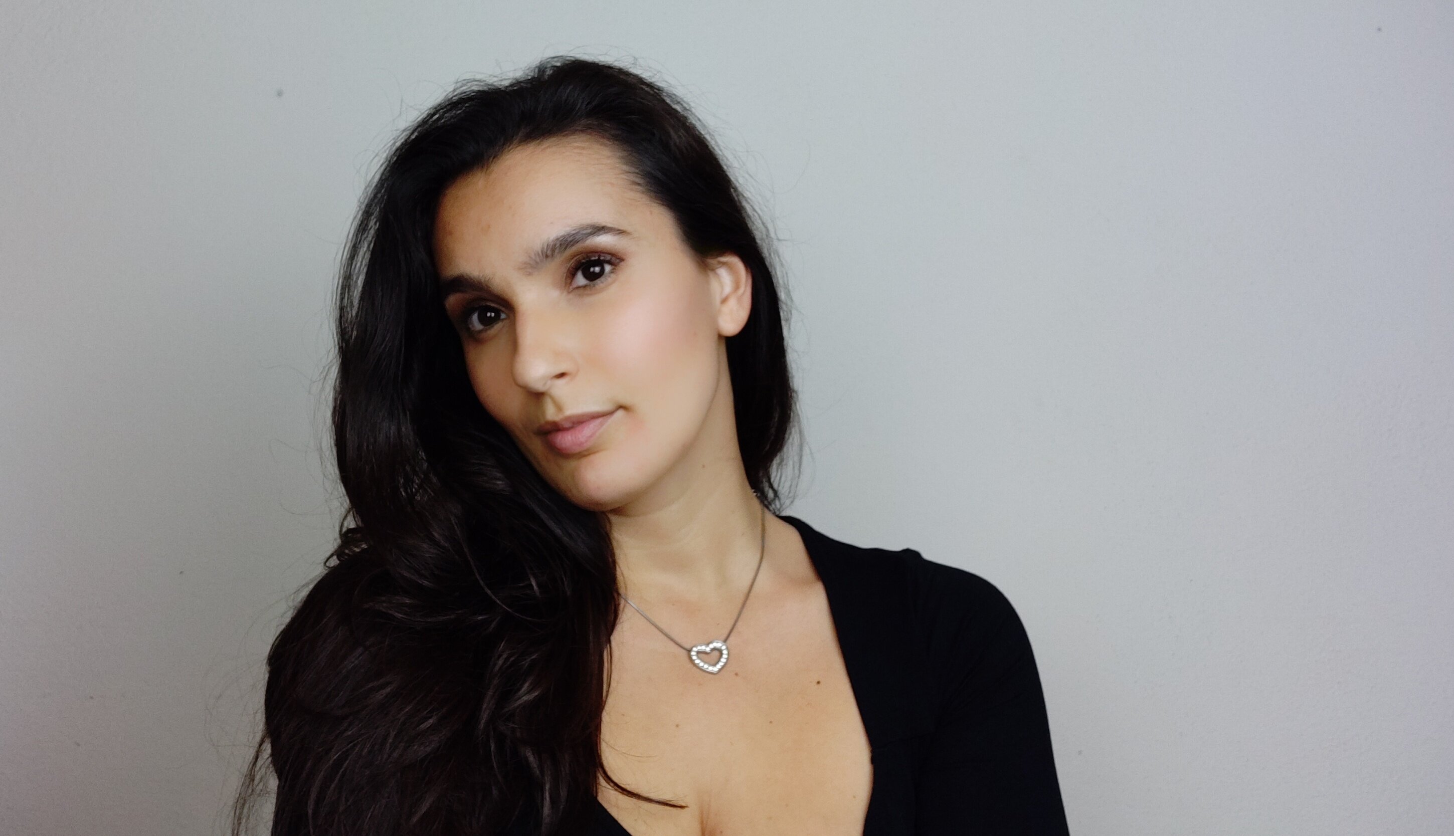 I nuovi singoli di Francesca Pani, tra storie vissute e poesia la passione per la musica