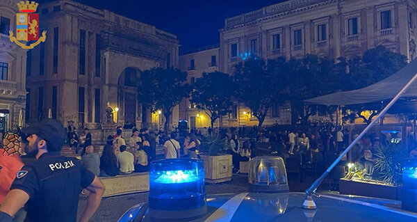 Proseguono i controlli interforze sulla movida catanese Proseguono i controlli interforze sulla movida catanese