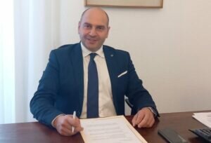 il-deputato-regionale-giuseppe-zitelli--e1720876732990-300x204-697354008.jpeg