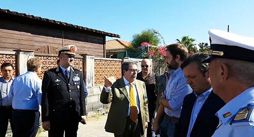 Oasi del Simeto, abbattuta costruzione abusiva a pochi metri dalla spiaggia Oasi del Simeto, abbattuta costruzione abusiva a pochi metri dalla spiaggia