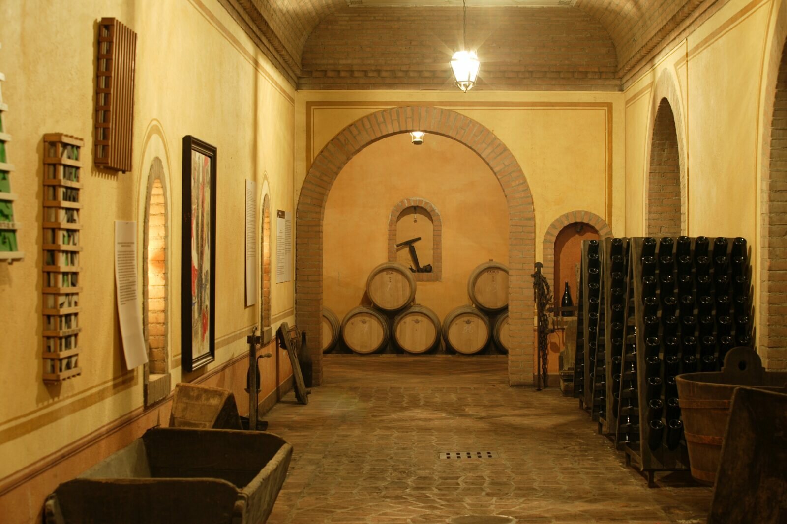 "La Montina", tour nella storica cantina della Franciacorta tra degustazioni e arte contemporanea