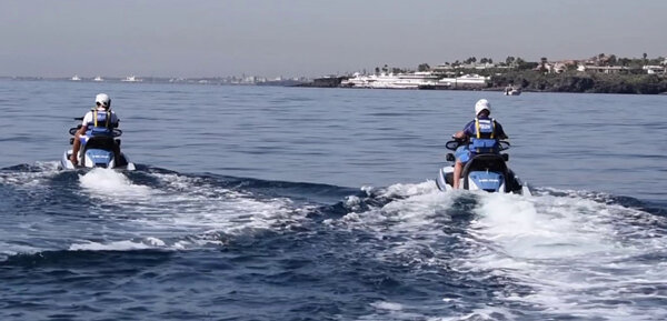 Allontanate numerose imbarcazioni ancorate a pochi metri dalla costa e pericolose per i bagnanti, sanzionati i diportisti dalla Polizia di Stato